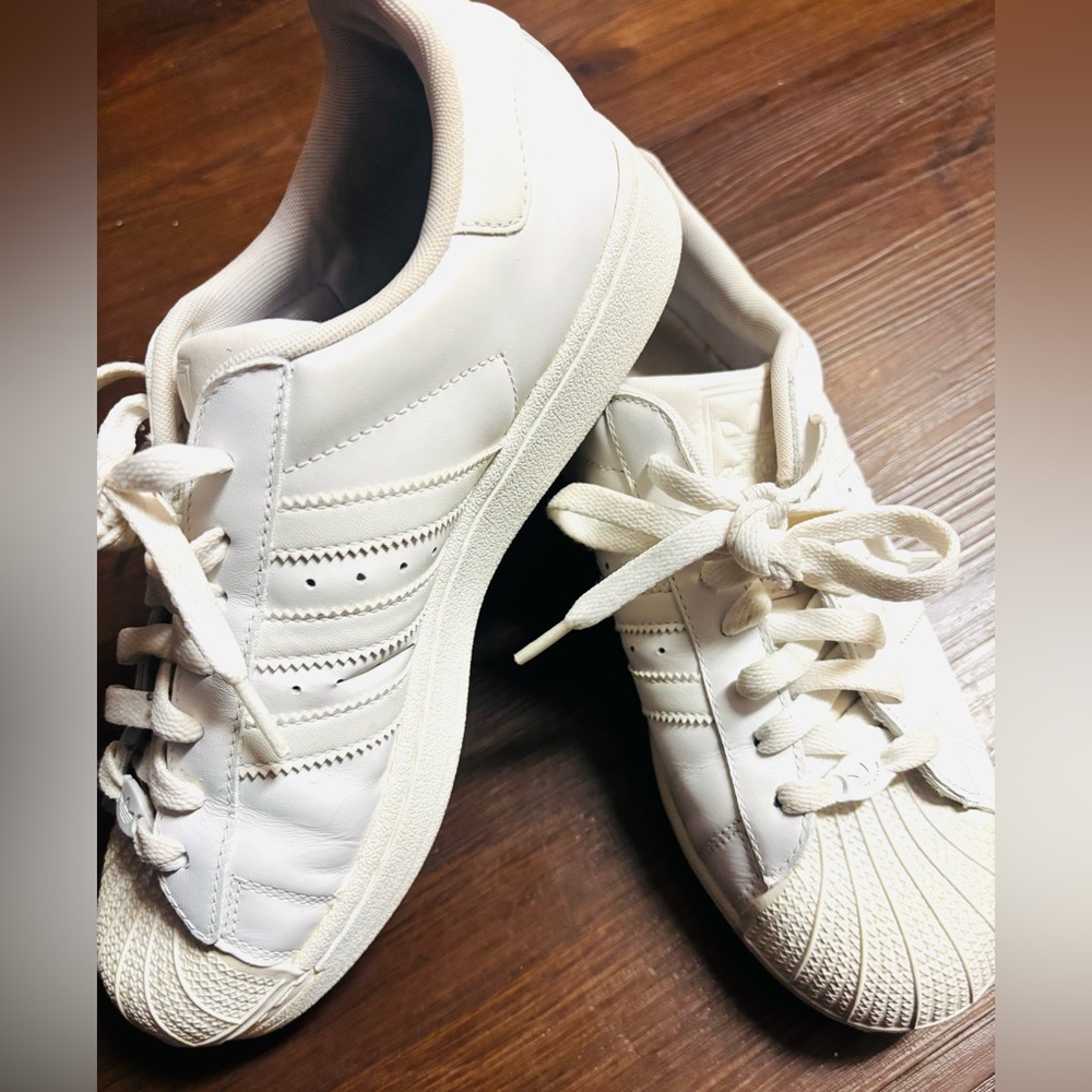 Men Adidas  White Shell Toe Sneakers Size 8